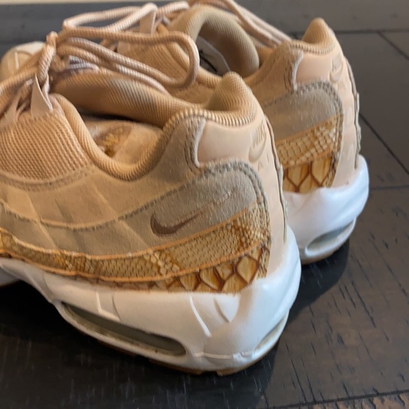 Nike Air Max 95 PRM SE Vechetta Tan Sneakers - Picture 8 of 12